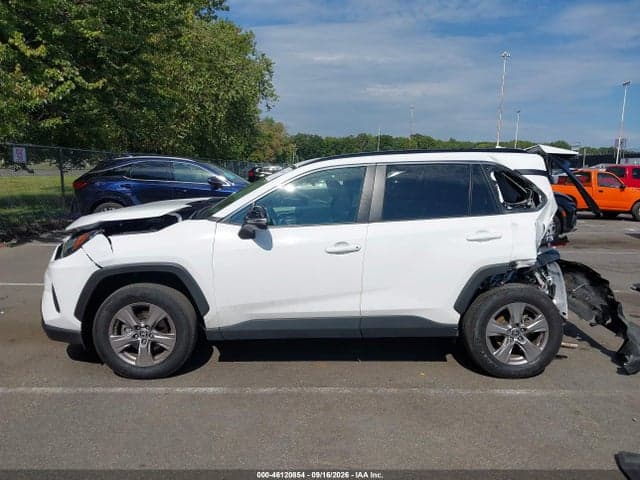 2023 TOYOTA RAV4 XLE 14