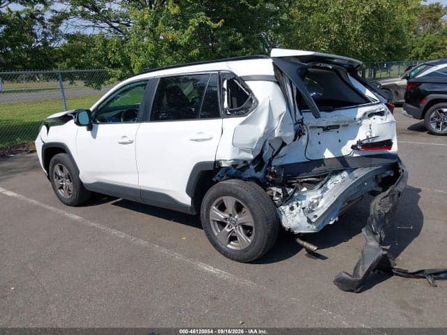 2023 TOYOTA RAV4 XLE 3