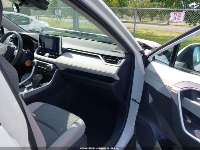 2023 TOYOTA RAV4 XLE 5
