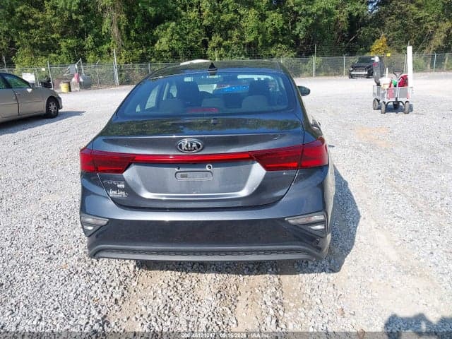2021 KIA FORTE FE 16