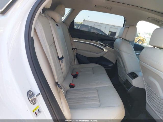 2019 AUDI E-TRON PREMIUM PLUS 8