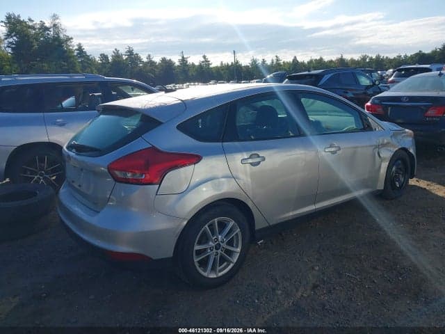 2017 FORD FOCUS SE 4
