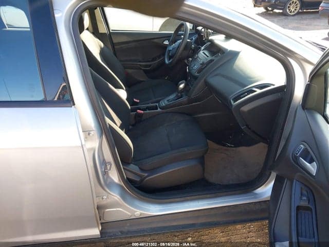 2017 FORD FOCUS SE 5