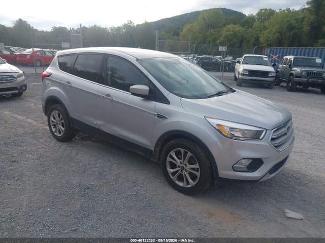 2019 FORD ESCAPE SE 1