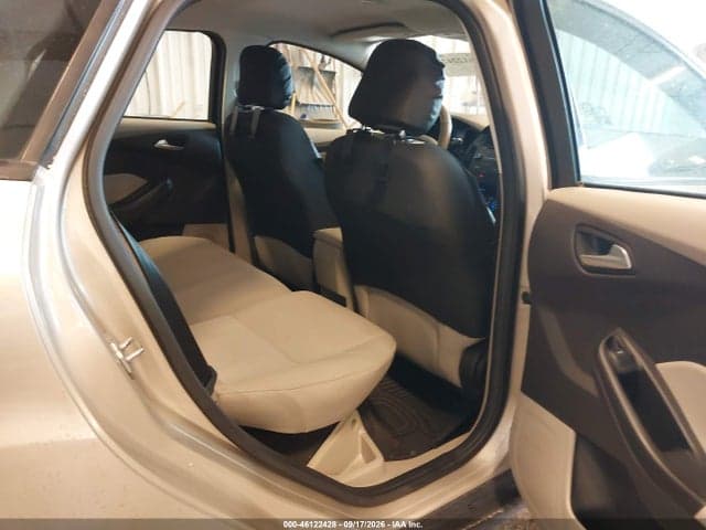 2017 FORD FOCUS SE 8