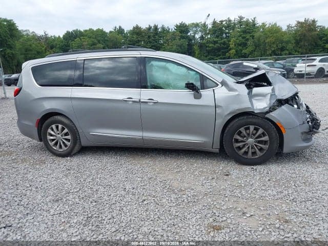 2017 CHRYSLER PACIFICA TOURING-L 13