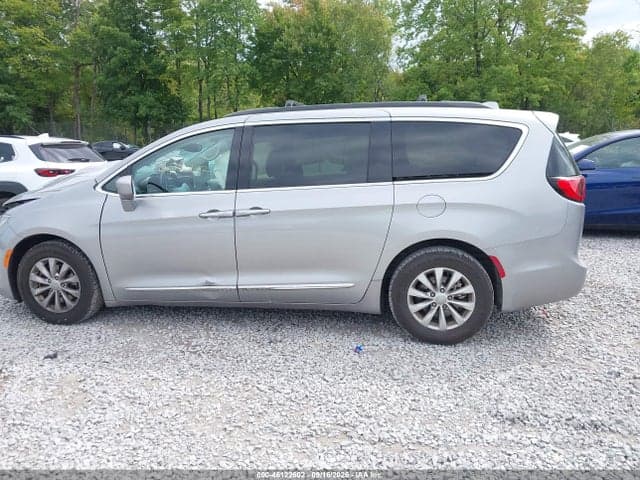 2017 CHRYSLER PACIFICA TOURING-L 14