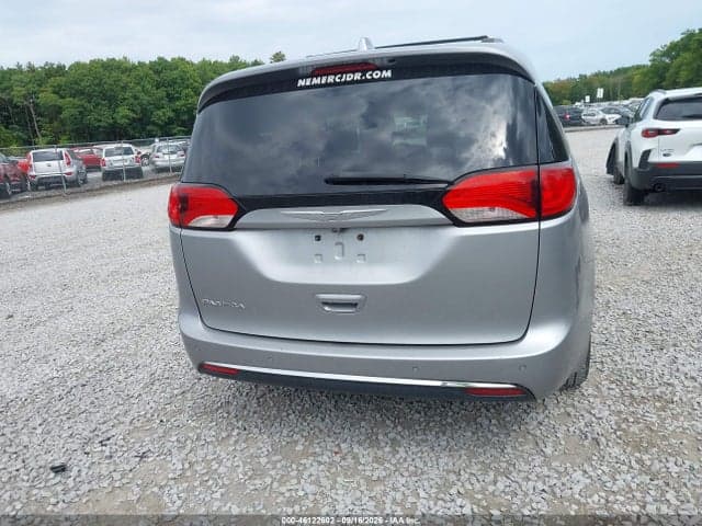 2017 CHRYSLER PACIFICA TOURING-L 16
