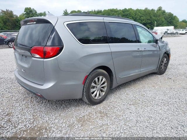 2017 CHRYSLER PACIFICA TOURING-L 4