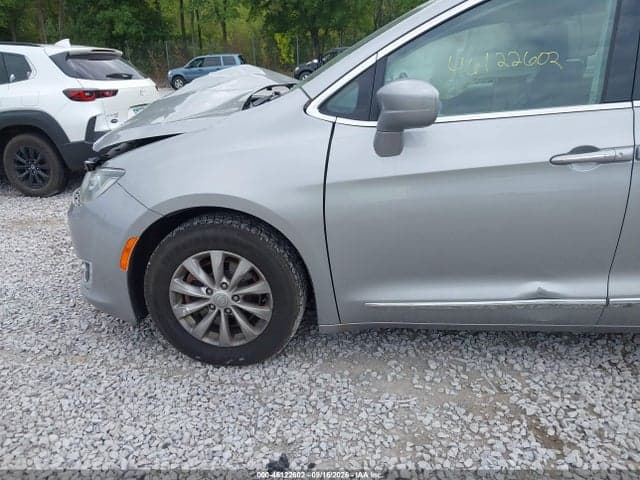 2017 CHRYSLER PACIFICA TOURING-L 6