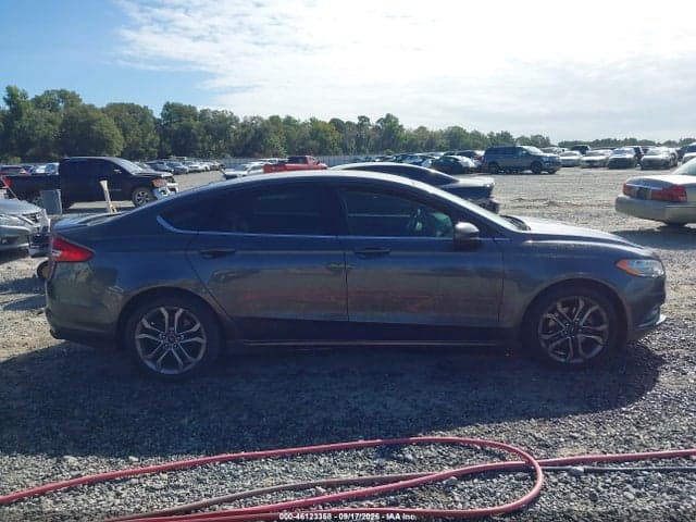 2017 FORD FUSION SE 13