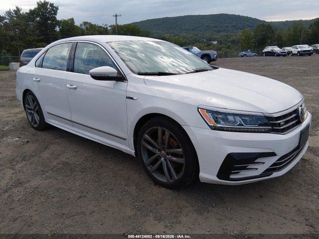 2017 VOLKSWAGEN PASSAT 1.8T R-LINE