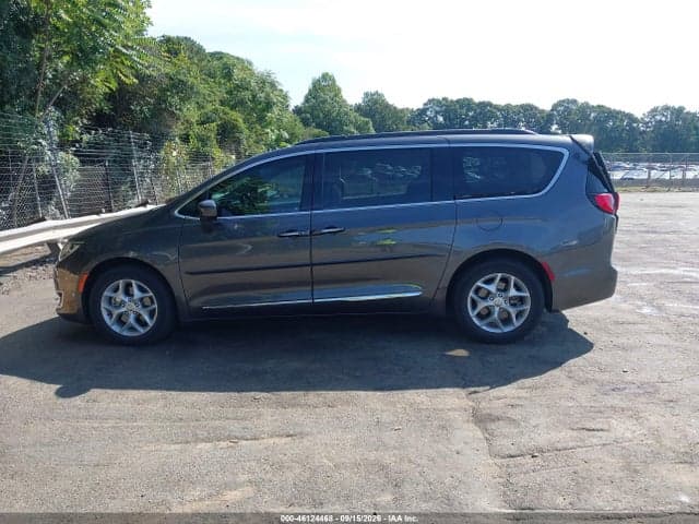 2017 CHRYSLER PACIFICA TOURING-L 14