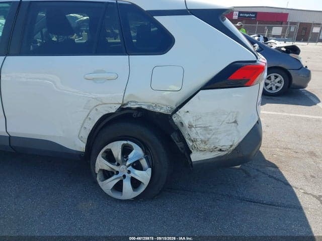 2022 TOYOTA RAV4 LE 18