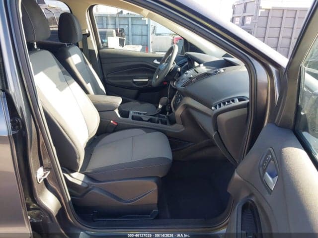 2017 FORD ESCAPE SE 2