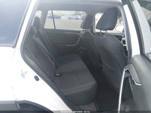 2021 TOYOTA RAV4 LE 8