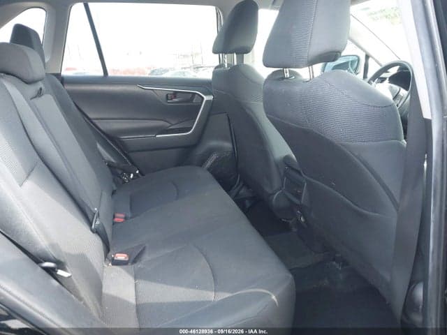 2021 TOYOTA RAV4 LE 8