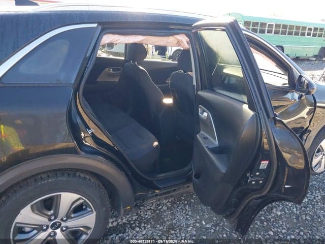 2019 KIA NIRO LX 8