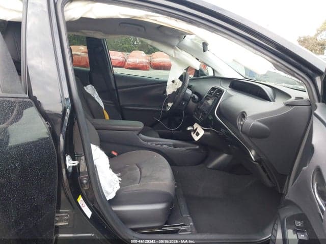 2017 TOYOTA PRIUS TWO 5