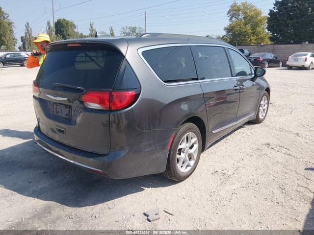 2017 CHRYSLER PACIFICA TOURING-L 4