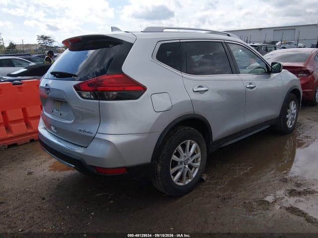 2017 NISSAN ROGUE SV 4