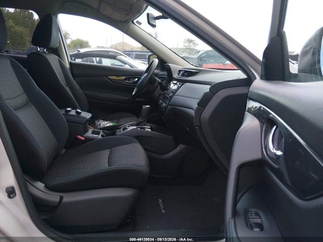 2017 NISSAN ROGUE SV 5