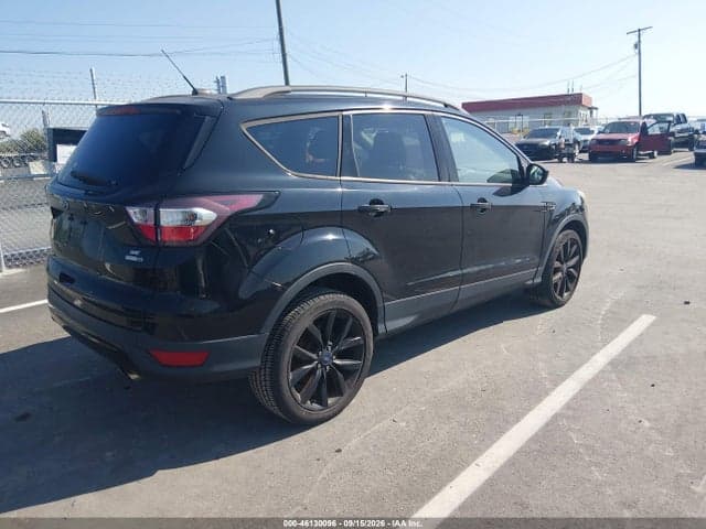 2017 FORD ESCAPE SE 4