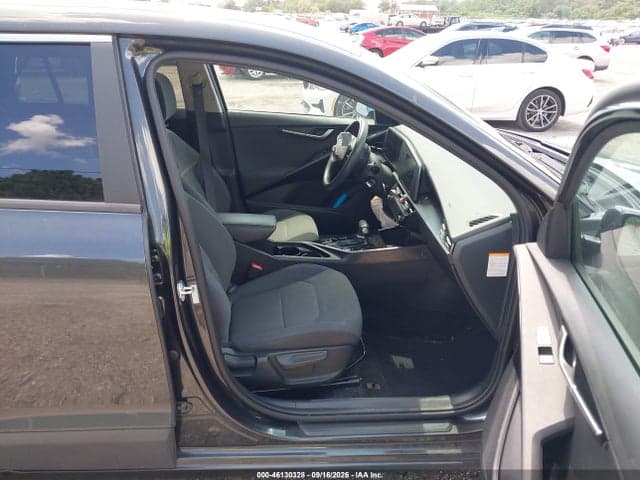 2023 KIA NIRO LX 5