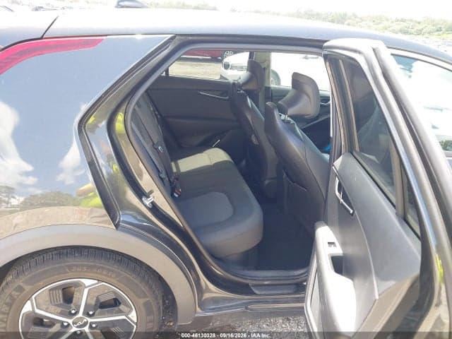 2023 KIA NIRO LX 8