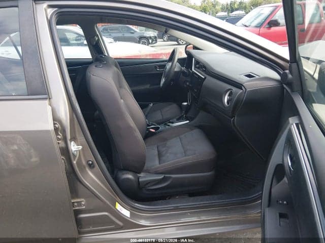 2017 TOYOTA COROLLA LE 5
