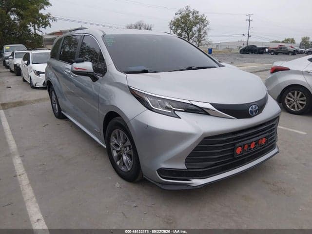 2021 TOYOTA SIENNA LE
