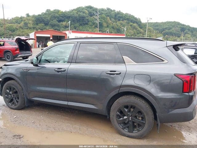 2021 KIA SORENTO S 14