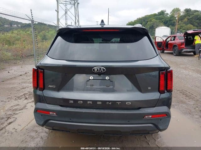 2021 KIA SORENTO S 16