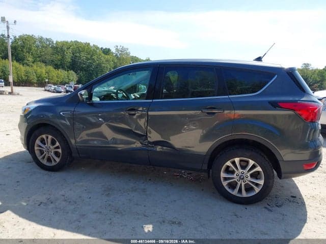 2019 FORD ESCAPE SE 14