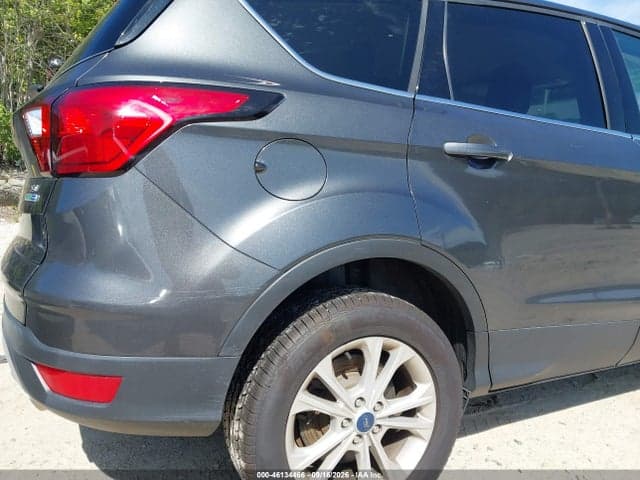 2019 FORD ESCAPE SE 19