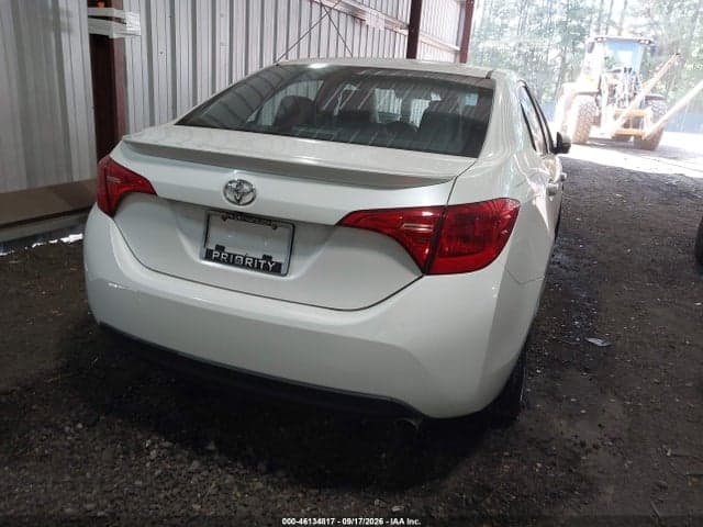 2017 TOYOTA COROLLA SE 4
