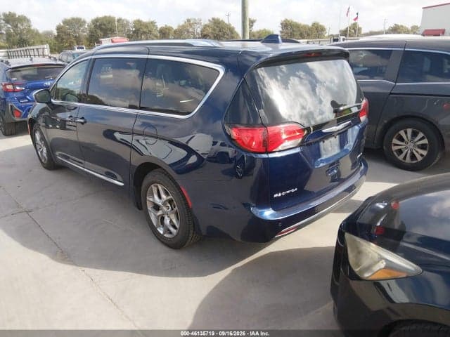 2018 CHRYSLER PACIFICA LIMITED 1