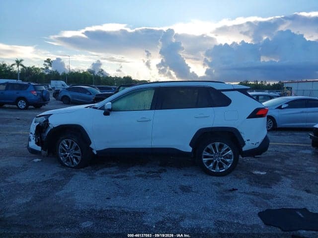 2019 TOYOTA RAV4 XLE PREMIUM 14