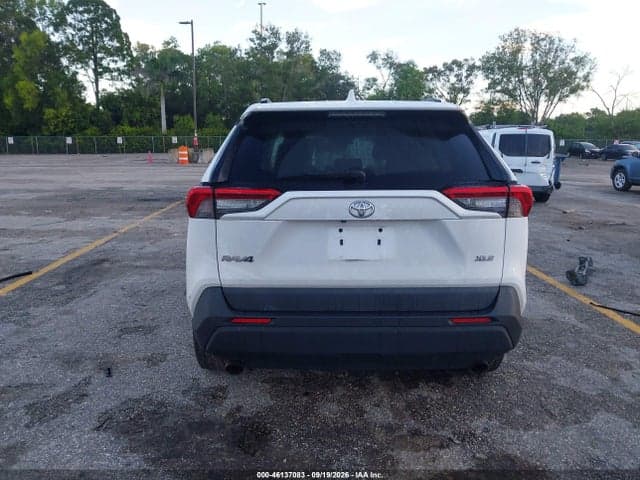2019 TOYOTA RAV4 XLE PREMIUM 16