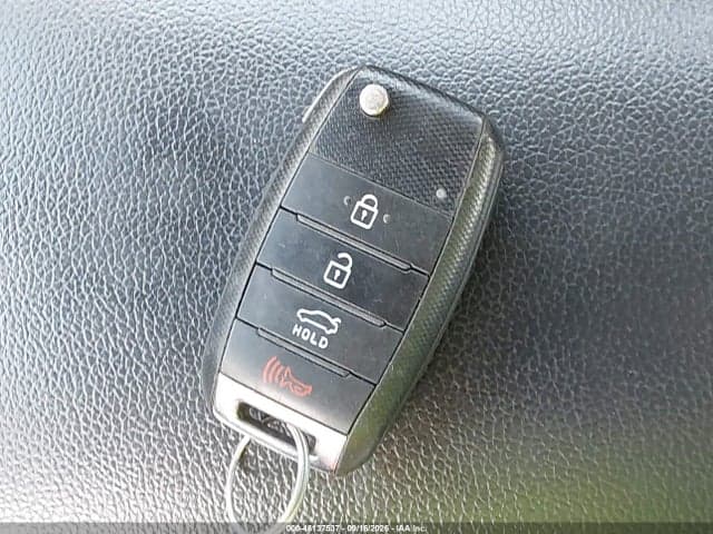 2017 KIA FORTE LX 11
