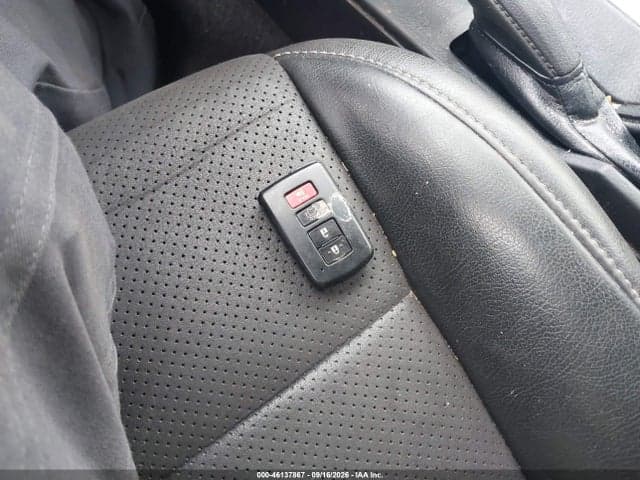 2018 TOYOTA RAV4 XLE 11