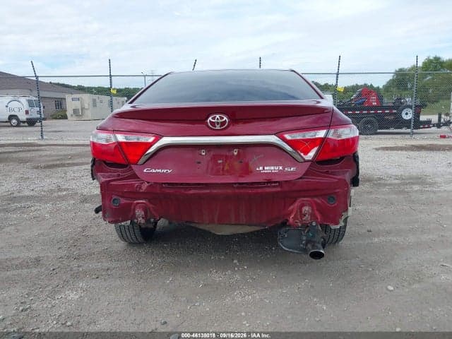 2017 TOYOTA CAMRY SE 6