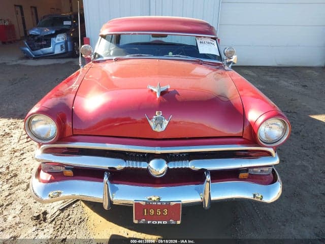 1953 FORD CRESTLINE VICTORIA 12