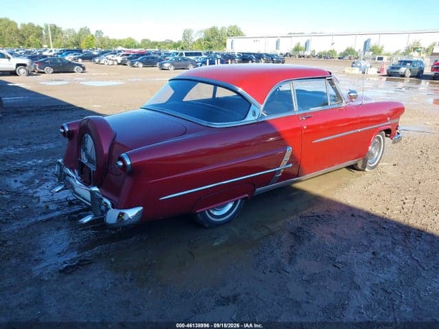 1953 FORD CRESTLINE VICTORIA 4