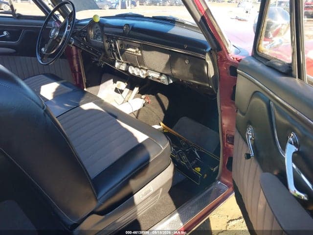 1953 FORD CRESTLINE VICTORIA 5
