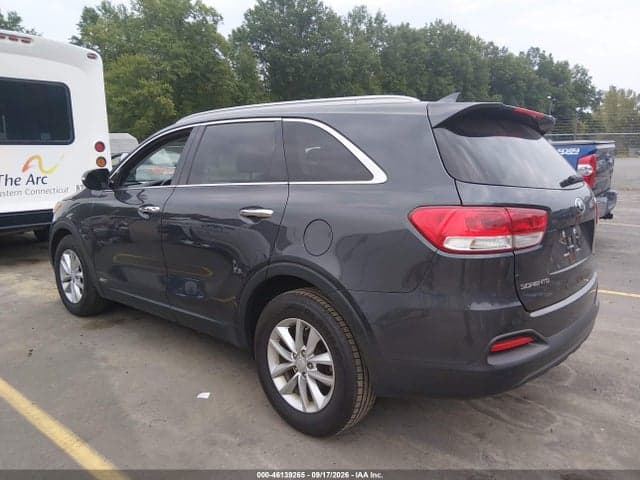 2017 KIA SORENTO 2.4L LX 3