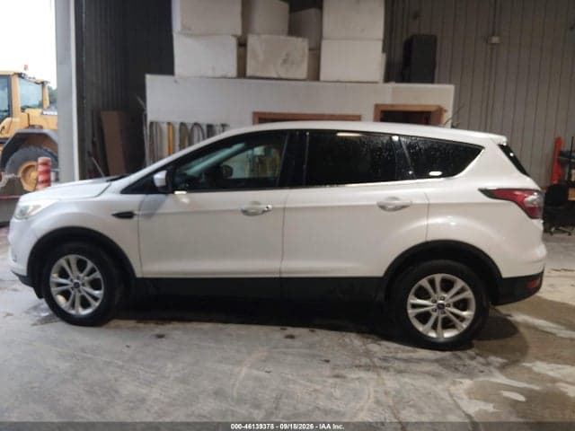 2017 FORD ESCAPE SE 14