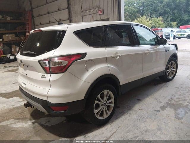 2017 FORD ESCAPE SE 4