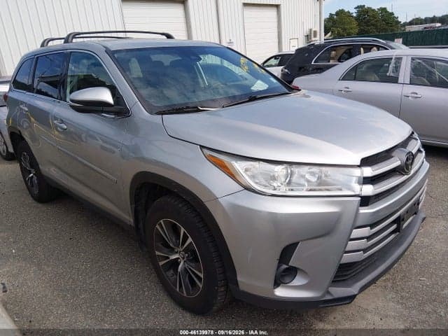 2019 TOYOTA HIGHLANDER LE 1