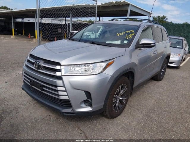 2019 TOYOTA HIGHLANDER LE 2